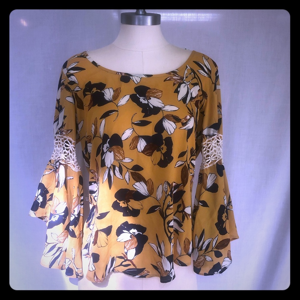 Floral bell sleeve top